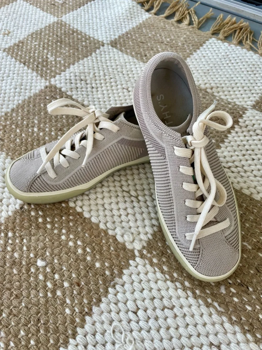 Rothy’s The Lace Up Sneaker Gray Women’s Size 6